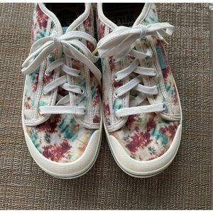 KEEN ELSA V SNEAKER. CANVAS UPPER Andorran/TieDye. Size 9. Style 1026103